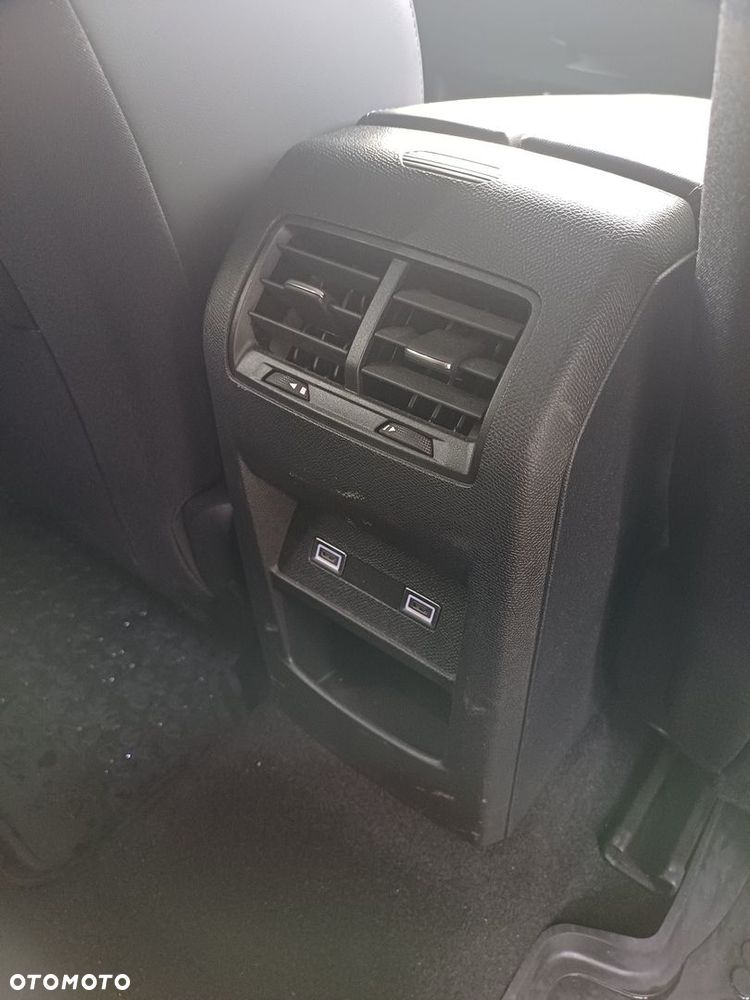 Peugeot 308 1.2 PureTech Allure Pack S&S EAT8 - 32