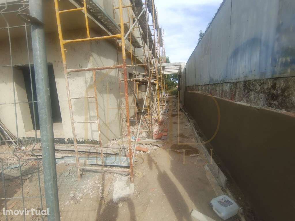 Lindíssima Moradia T3 com Pérgola. Pinhal do General. Fernão Ferro - Grande imagem: 3/13