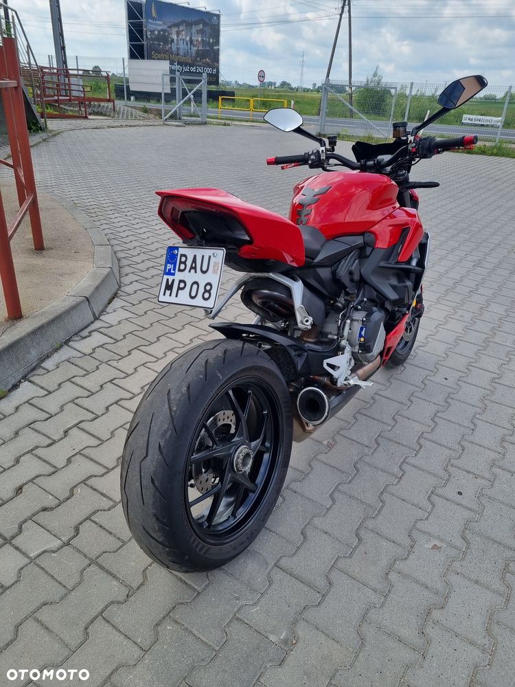 Ducati Streetfighter V2 - 20