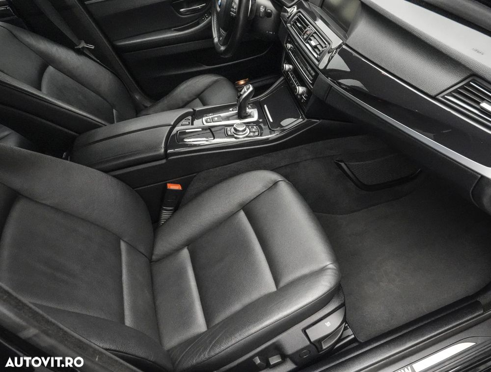 BMW Seria 5 520d Aut. Luxury Line - 12