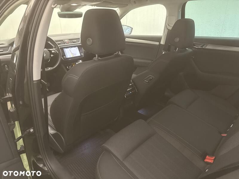 Skoda Superb 2.0 TDI SCR Style DSG - 22