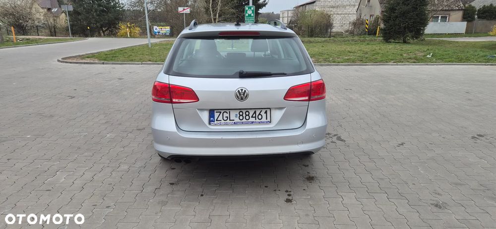 Volkswagen Passat 2.0 TDI DSG Trendline - 6