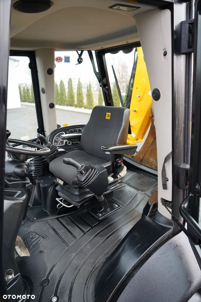 JCB 3CX / KOPARKO-ŁADOWARKA / JOYSTICK / SZYBKOZŁĄCZE / KLIMA/ - 27