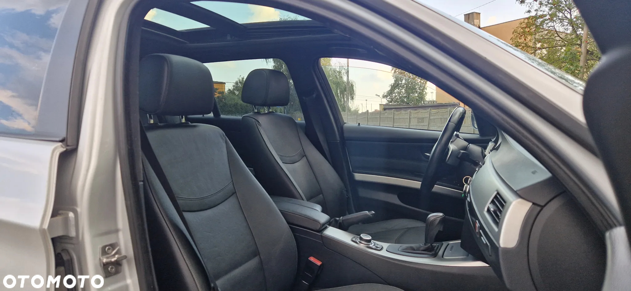 BMW Seria 3 320d DPF Touring - 8