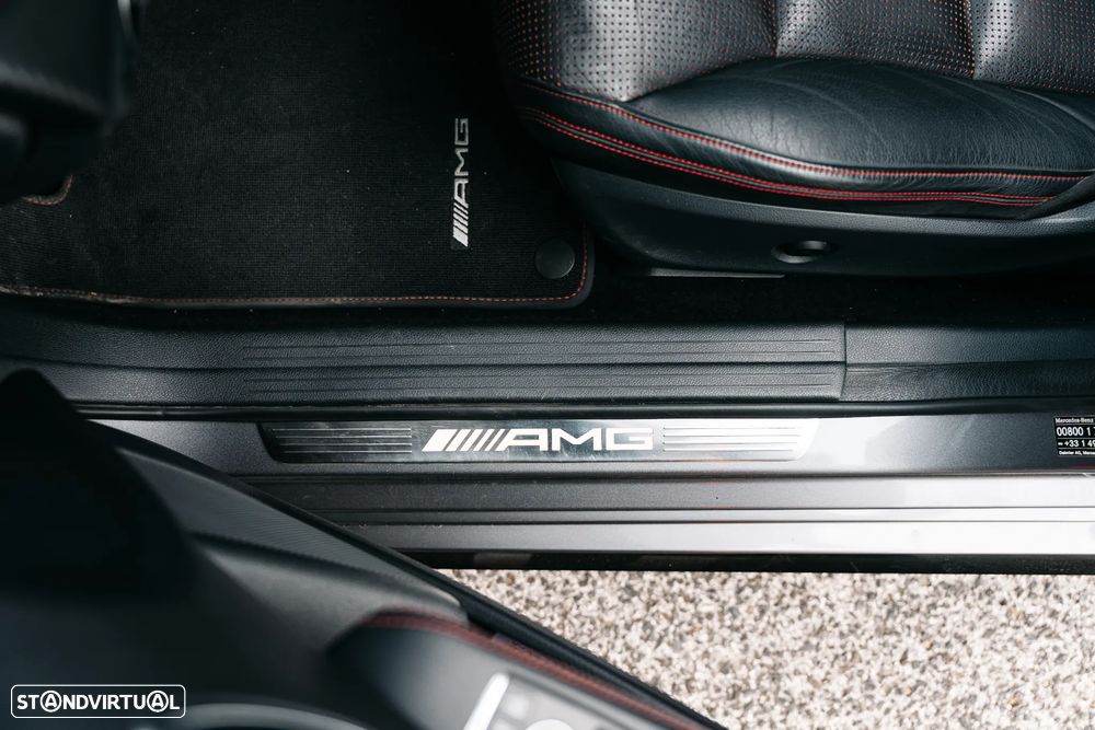 Mercedes-Benz A 45 AMG 4-Matic - 24
