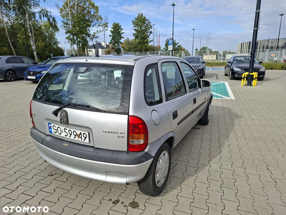 Opel Corsa 1.2 City 16v - 8