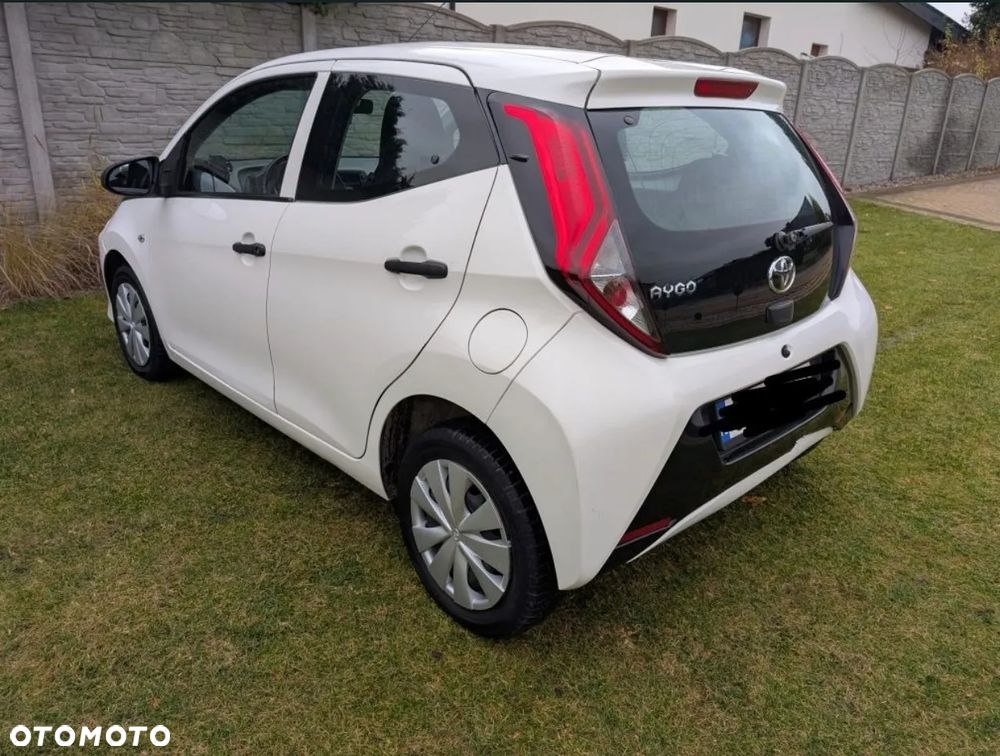 Toyota Aygo x-play - 15