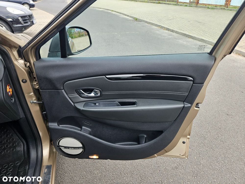 Renault Scenic ENERGY TCe 115 Bose Edition - 21