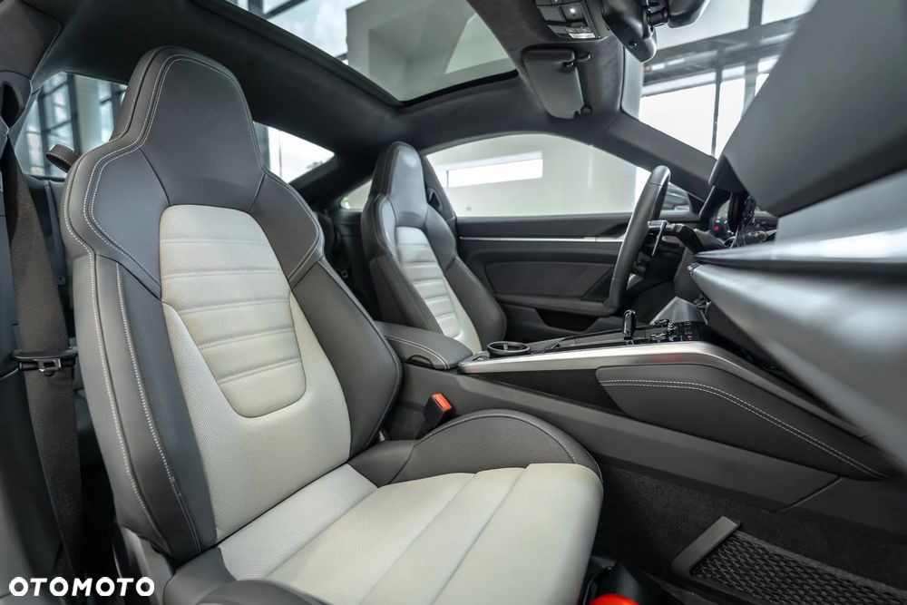 Porsche 911 Turbo S - 36