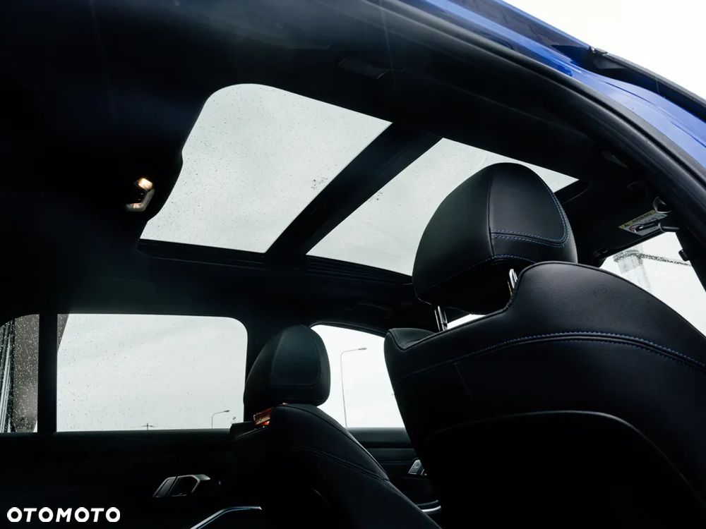 BMW Seria 3 330e xDrive - 11