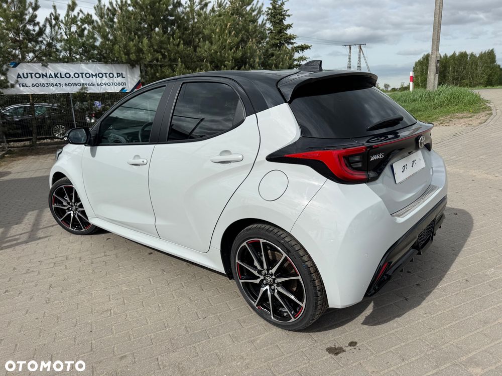 Toyota Yaris 1.5 VVT-i GR SPORT - 2