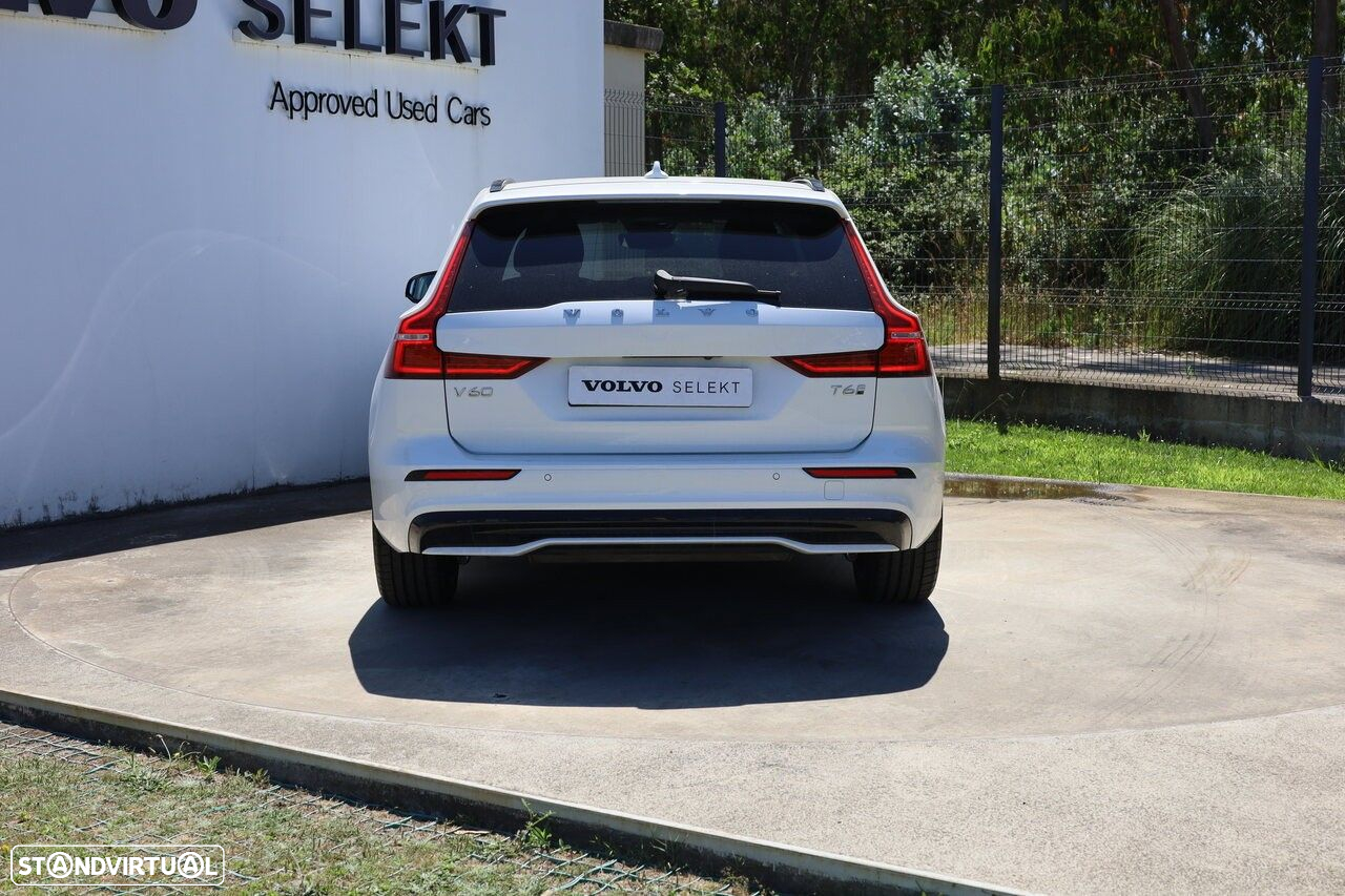Volvo V60 2.0 T6 AWD TE Plus Dark - 4