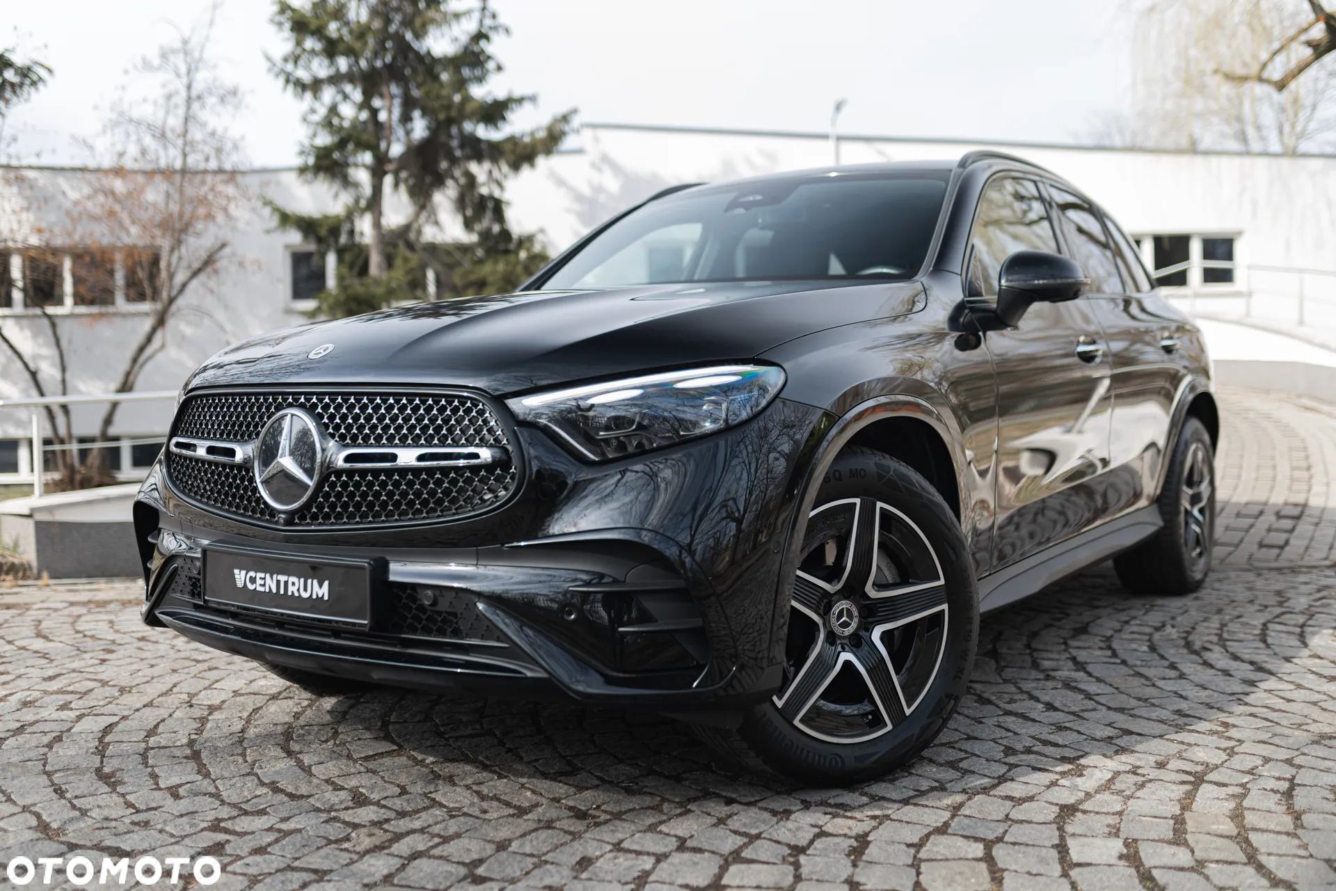 Mercedes-Benz GLC 300 e 4-Matic AMG Line - 1