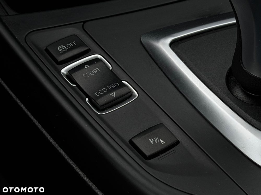 BMW Seria 1 118d - 25