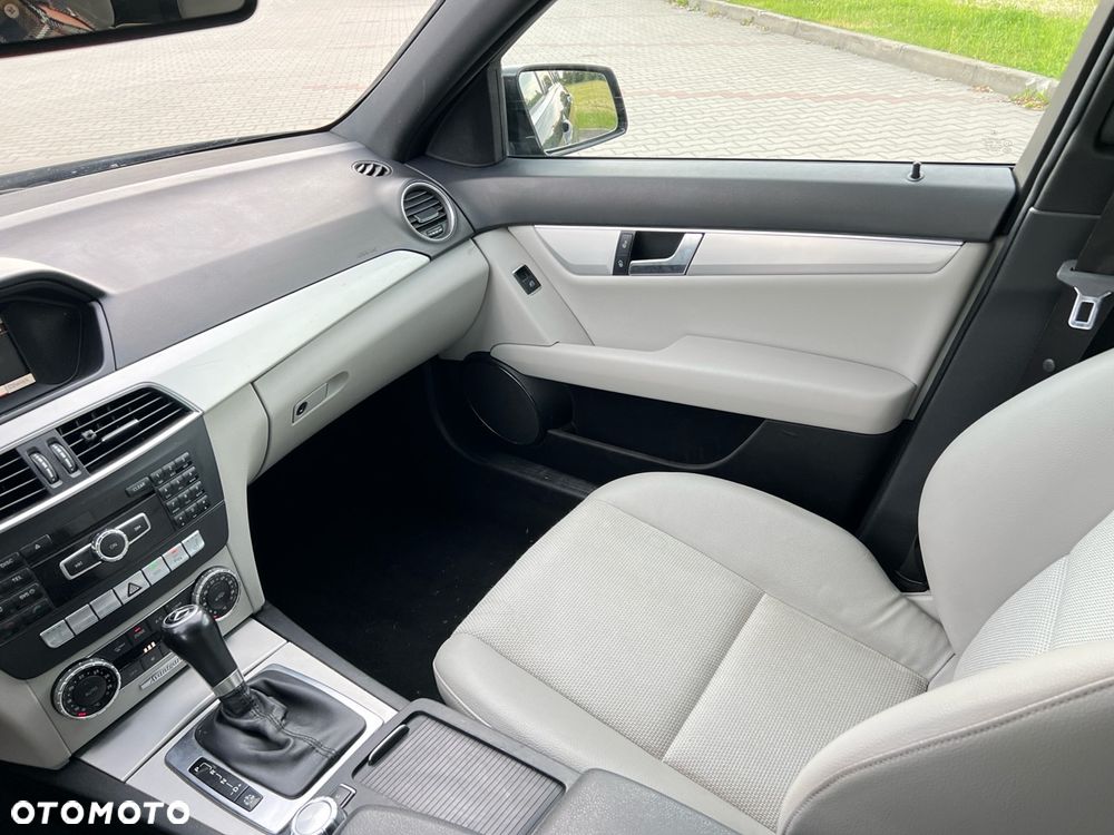 Mercedes-Benz Klasa C 220 (BlueTEC) d BlueEFFICIENCY Edition 7G-TRONIC Avantgarde - 25