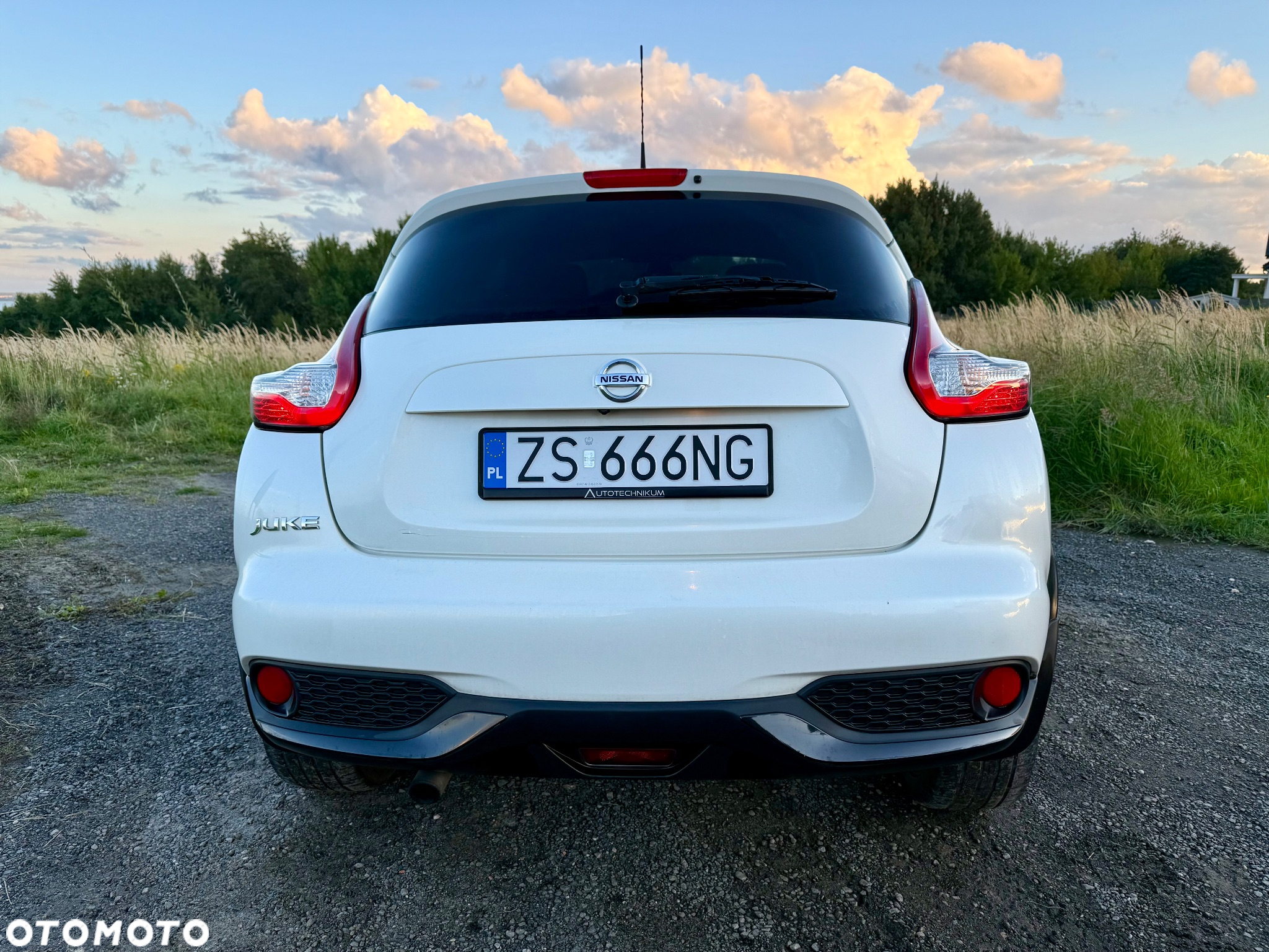 Nissan Juke 1.2 DIG-T N-Connecta EU6 - 10