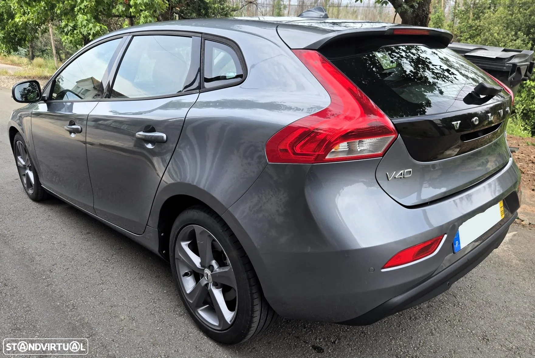 Volvo V40 2.0 D2 R-Design - 5