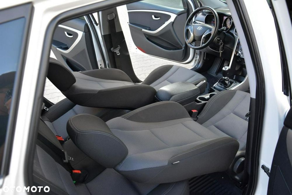 Hyundai i30 1.6 GDI Premium - 16