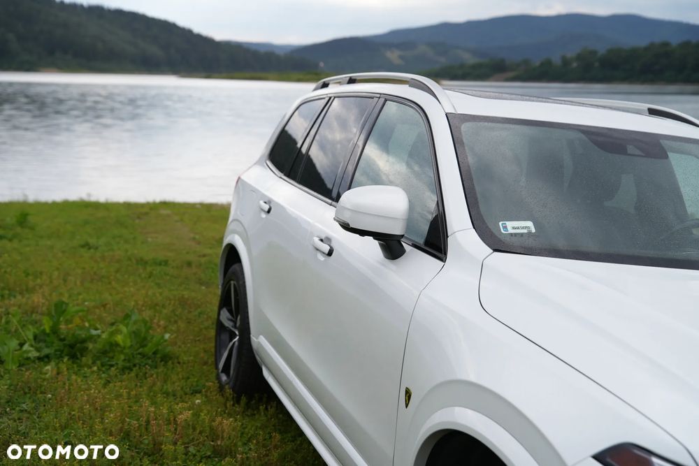 Volvo XC 90 T8 AWD Plug-In Hybrid Momentum 7os - 17