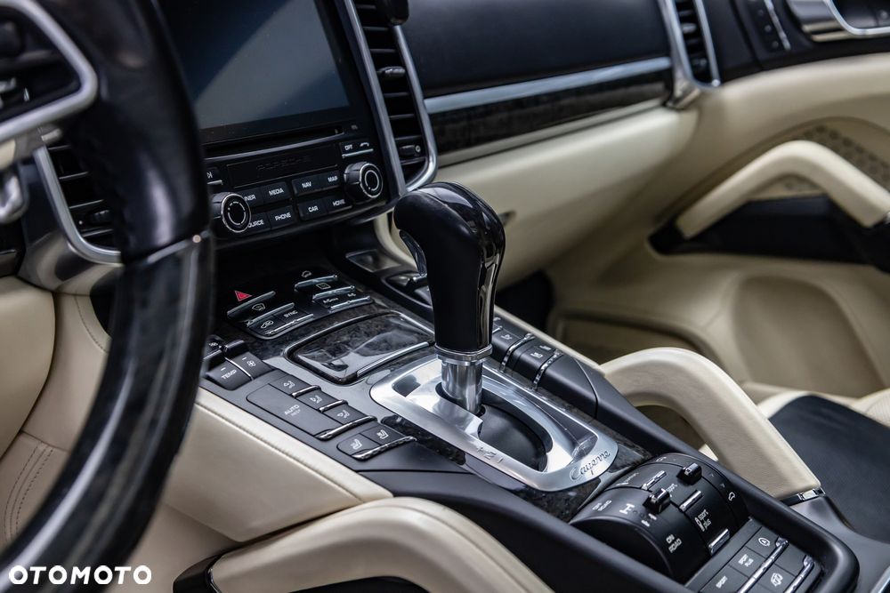 Porsche Cayenne - 18