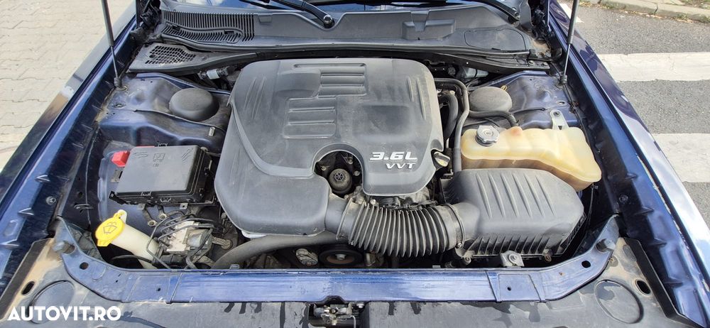 Dodge Challenger - 16