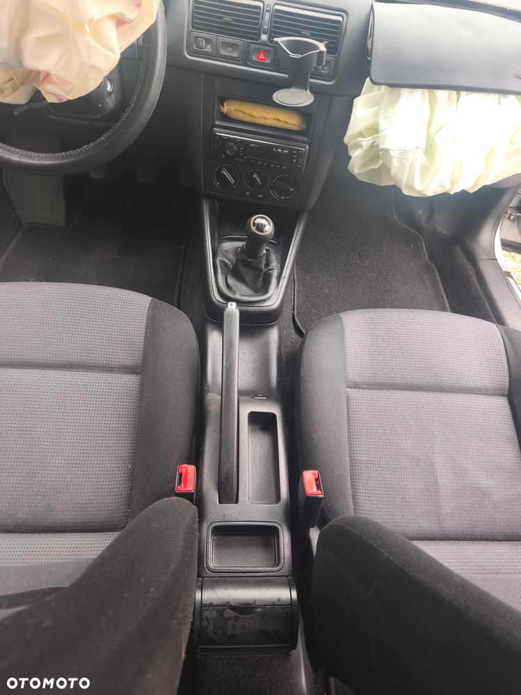 Volkswagen Golf 1.4 Comfortline - 6