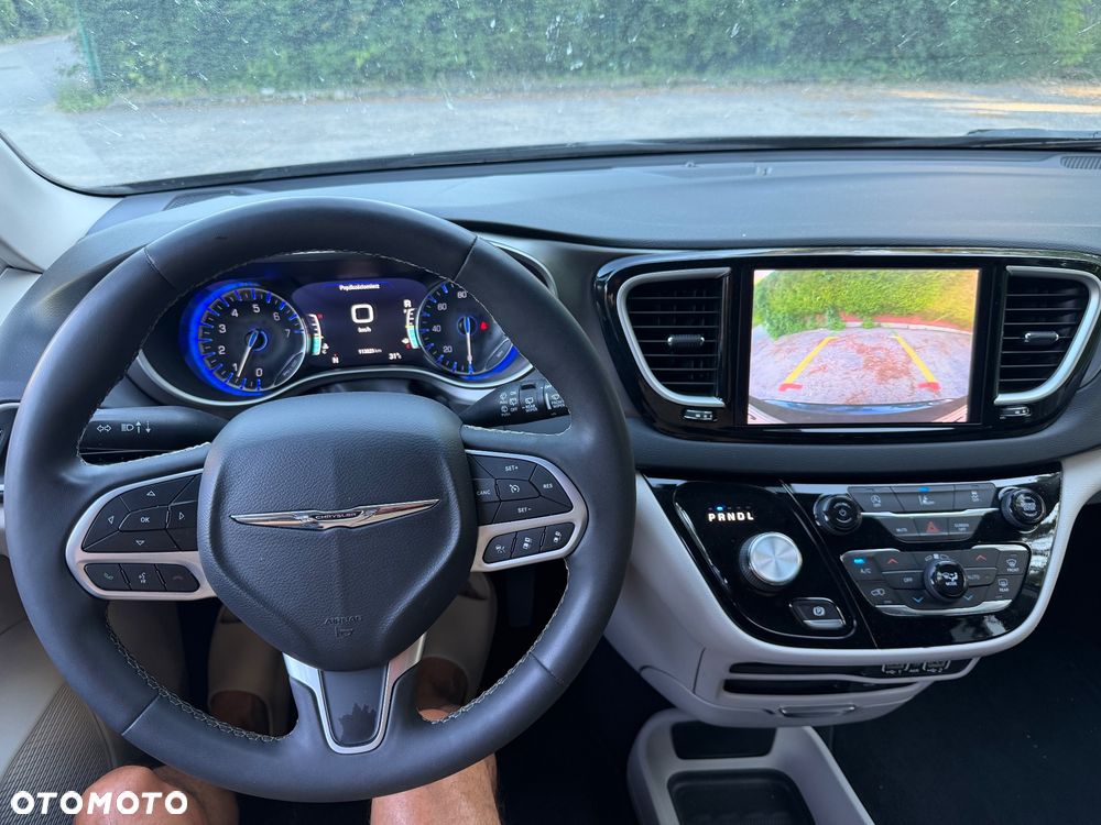 Chrysler Pacifica - 9