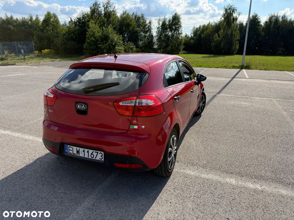 Kia Rio - 4