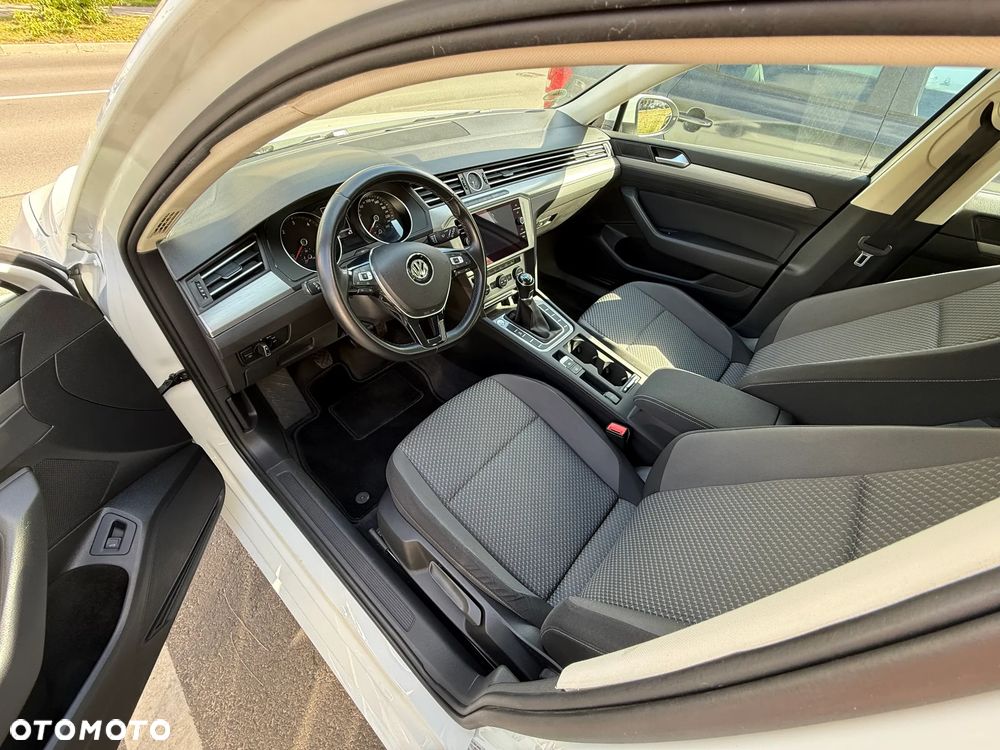 Volkswagen Passat 1.6 TDI (BlueMotion Technology) Comfortline - 10