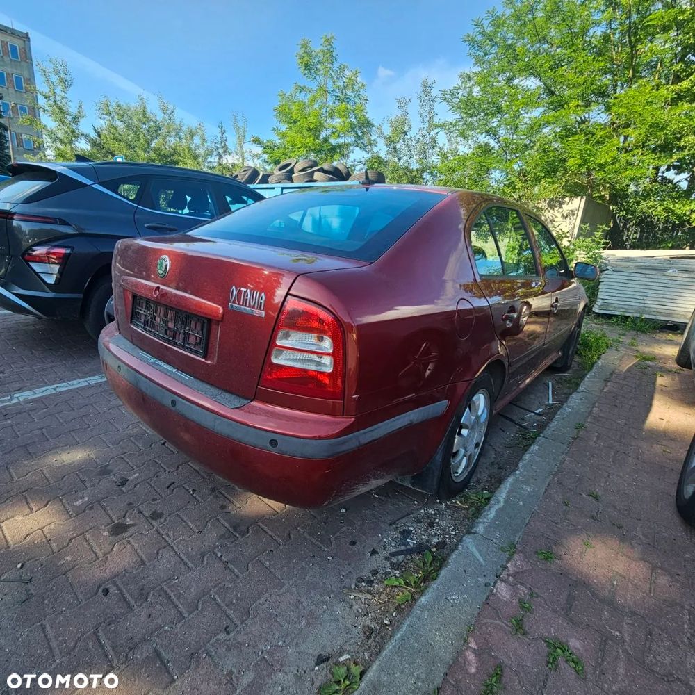 Zderzak tył / Skoda Octavia (2003r)  (kod lak: 9770) - 2
