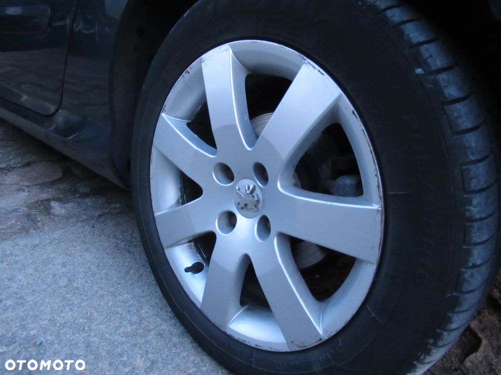 Peugeot 308 - 8