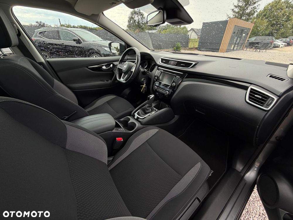 Nissan Qashqai 1.3 DIG-T DCT N-CONNECTA - 25
