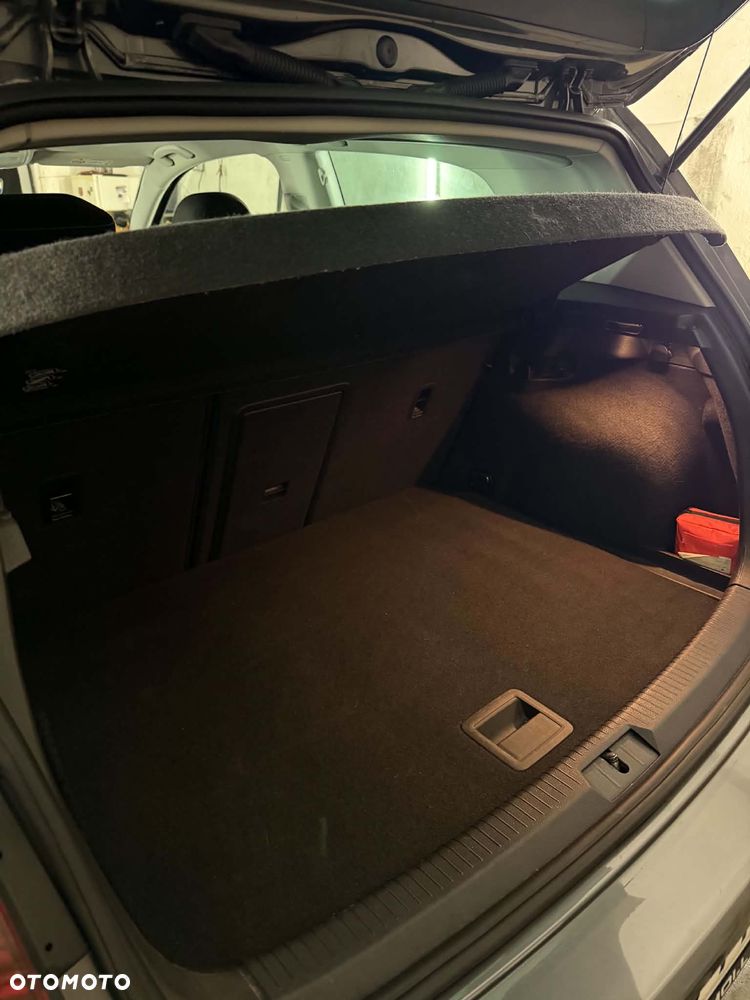 Volkswagen Golf - 22