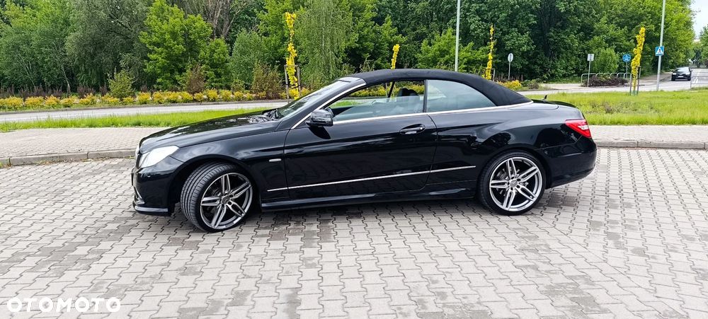Mercedes-Benz Klasa E 300 BlueEFFICIENCY 7G-TRONIC Elegance - 15