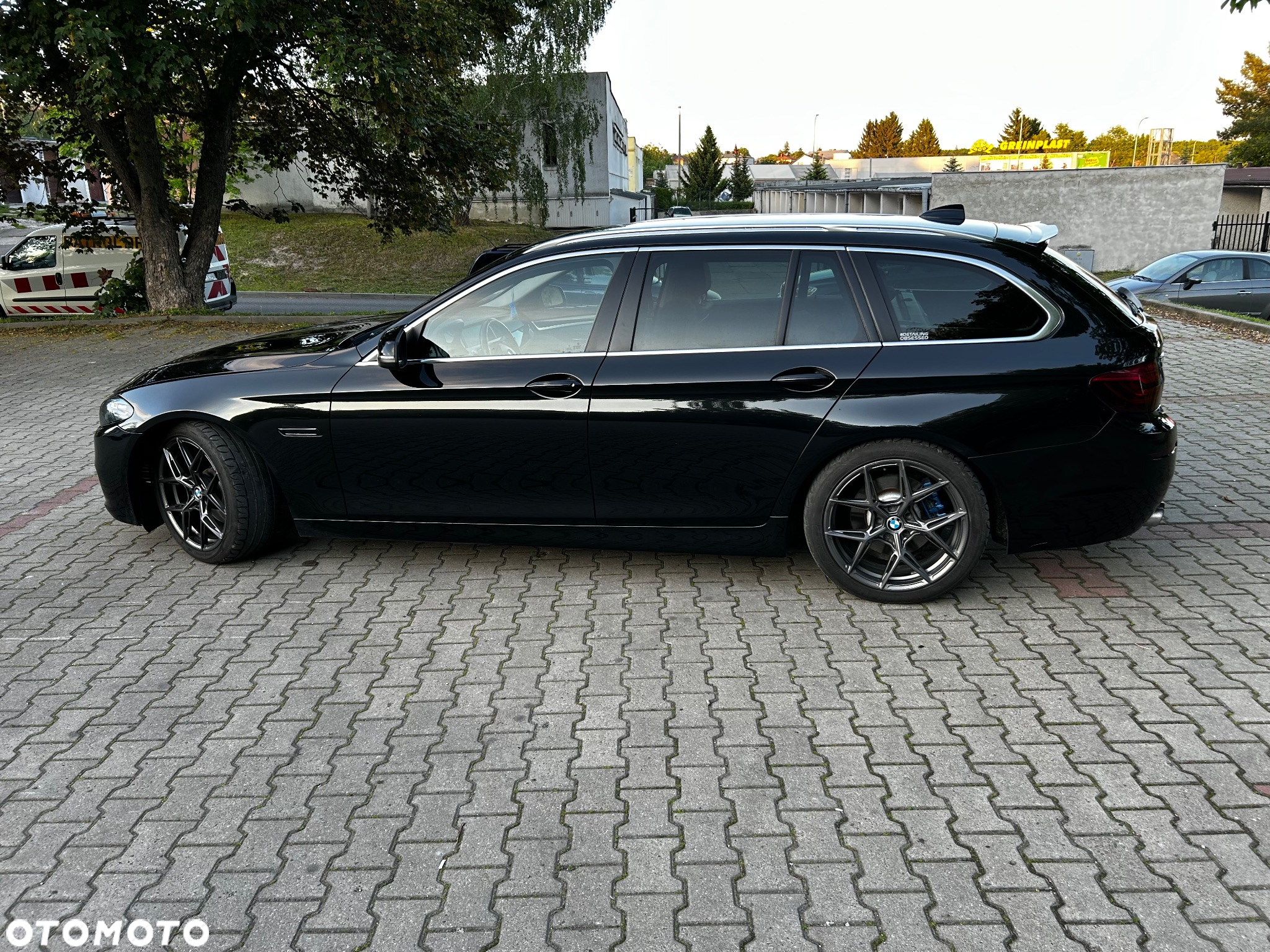 BMW Seria 5 520d xDrive - 11
