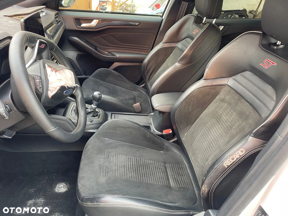 Ford Focus 2.3 EcoBoost S&S ST - 12