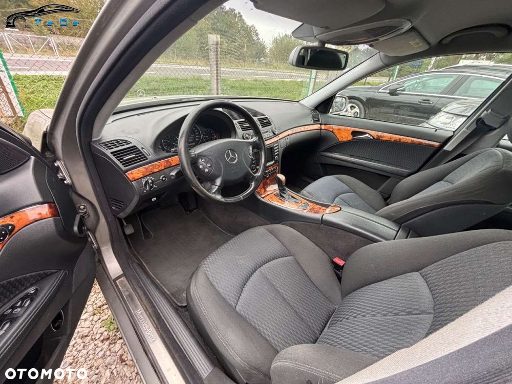 Mercedes-Benz Klasa E 500 4-Matic T Elegance - 11