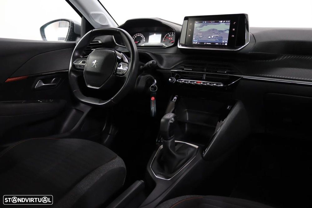 Peugeot 208 - 6