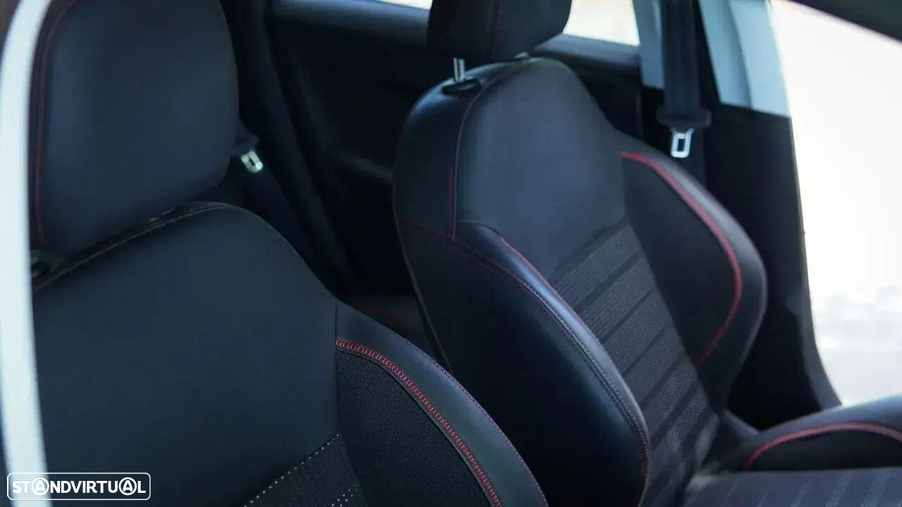 Peugeot 208 1.2 PureTech GT Line - 54