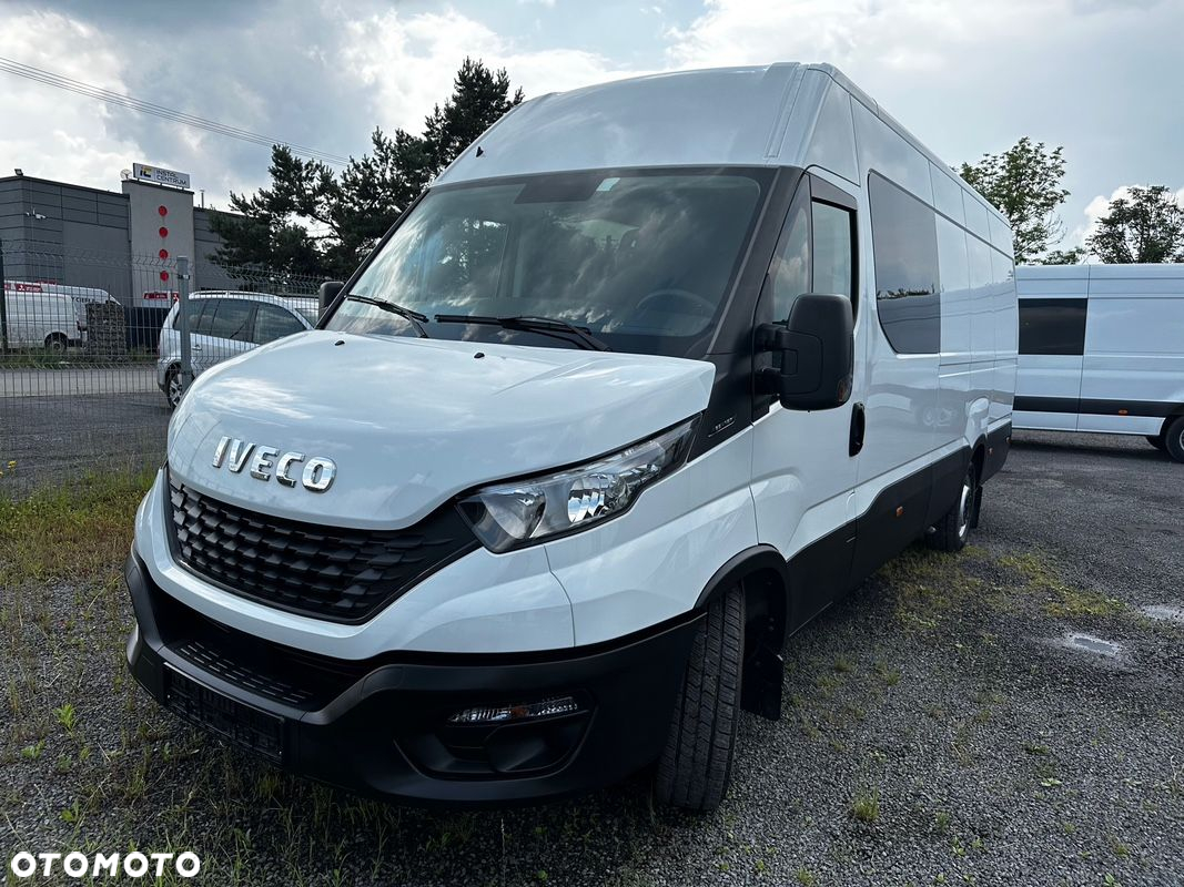 Iveco Daily Brygadówka 7 os Kamera Bagażnik - 3