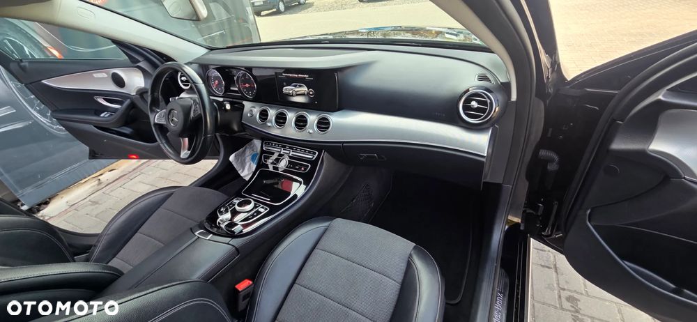 Mercedes-Benz Klasa E 220 d 9G-TRONIC - 39