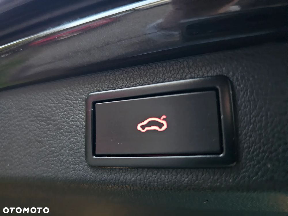 Skoda Superb 2.0 TDI L&K DSG - 35