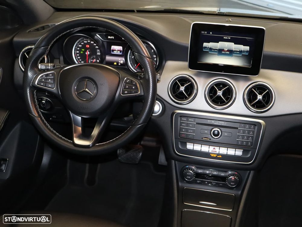 Mercedes-Benz CLA 200 d Shooting Brake Urban Aut. - 16