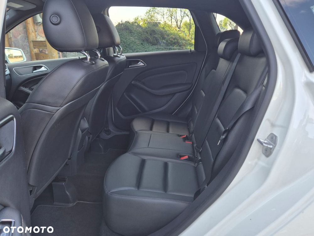 Mercedes-Benz Klasa B 180 CDI (BlueEFFICIENCY) - 33