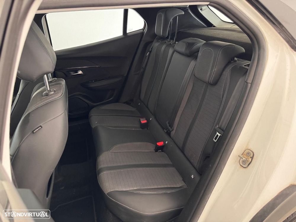 Peugeot 2008 1.5 BlueHDi Allure Pack EAT8 - 11