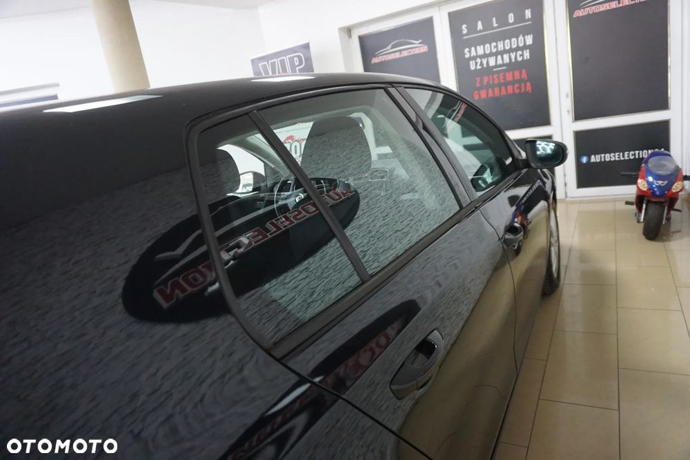 Volkswagen Golf 2.0 TDI Highline - 18