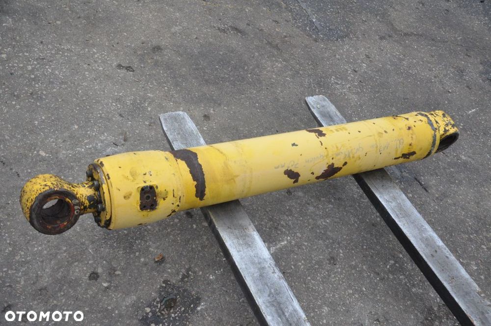 SIŁOWNIK HYDRAULICZNY KOMATSU PW 75R 95 DŁ. 117 CM