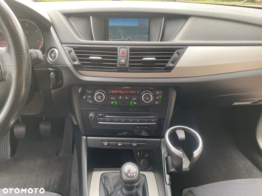 BMW X1 sDrive18d xLine - 18