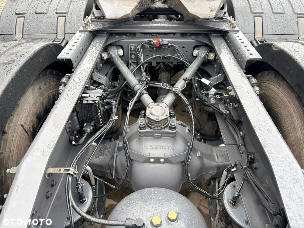 Volvo FH750 6x4 Euro 6, dwuobwodowa hydraulika - 11