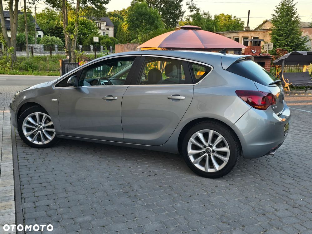 Opel Astra 2.0 CDTI Cosmo - 16